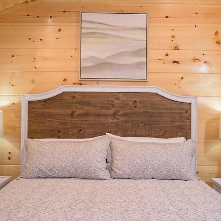 Spacious 2800 Sq Ft-Cozy Wood Cabin-New Build Pigeon Forge Ngoại thất bức ảnh