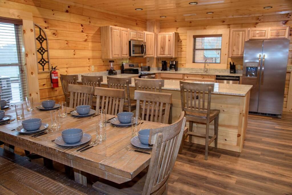 Spacious 2800 Sq Ft-Cozy Wood Cabin-New Build Pigeon Forge Ngoại thất bức ảnh