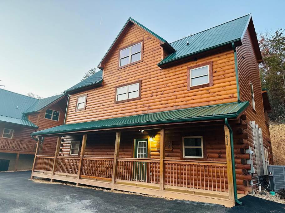 Spacious 2800 Sq Ft-Cozy Wood Cabin-New Build Pigeon Forge Ngoại thất bức ảnh