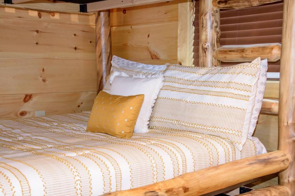Spacious 2800 Sq Ft-Cozy Wood Cabin-New Build Pigeon Forge Ngoại thất bức ảnh