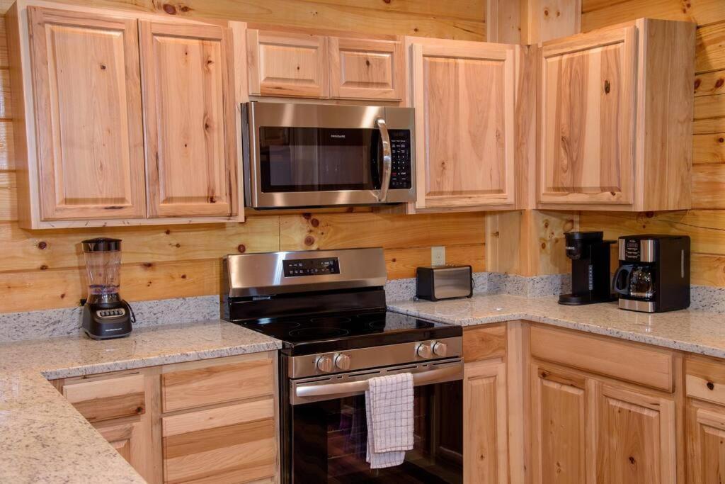 Spacious 2800 Sq Ft-Cozy Wood Cabin-New Build Pigeon Forge Ngoại thất bức ảnh