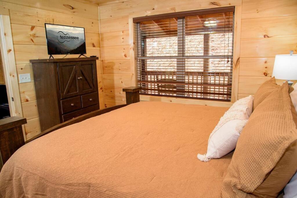 Spacious 2800 Sq Ft-Cozy Wood Cabin-New Build Pigeon Forge Ngoại thất bức ảnh