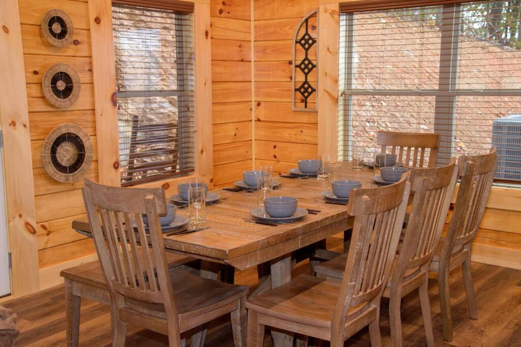 Spacious 2800 Sq Ft-Cozy Wood Cabin-New Build Pigeon Forge Ngoại thất bức ảnh