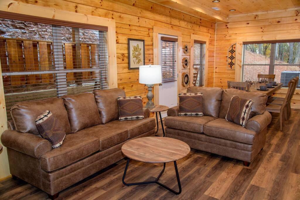 Spacious 2800 Sq Ft-Cozy Wood Cabin-New Build Pigeon Forge Ngoại thất bức ảnh