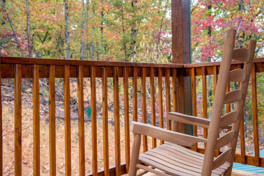 Spacious 2800 Sq Ft-Cozy Wood Cabin-New Build Pigeon Forge Ngoại thất bức ảnh