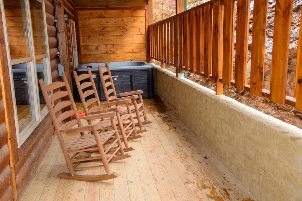 Spacious 2800 Sq Ft-Cozy Wood Cabin-New Build Pigeon Forge Ngoại thất bức ảnh