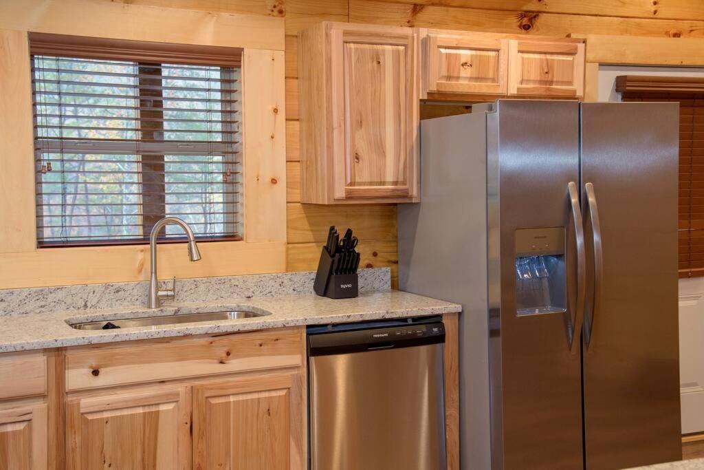 Spacious 2800 Sq Ft-Cozy Wood Cabin-New Build Pigeon Forge Ngoại thất bức ảnh