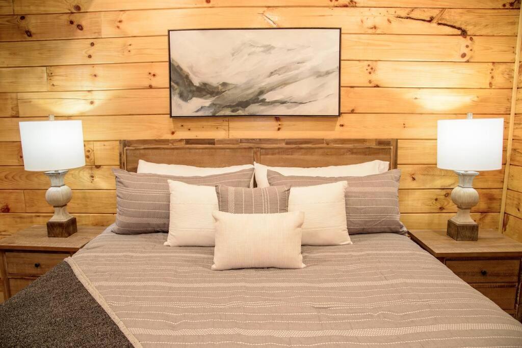 Spacious 2800 Sq Ft-Cozy Wood Cabin-New Build Pigeon Forge Ngoại thất bức ảnh